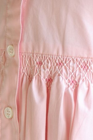 画像7: 【JiJiオリジナル】 半袖前開きスモッキングワンピース(ペールピンク) 2歳5歳8歳