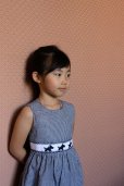 画像3: 【JiJiオリジナル】<br>テリア刺繍の スモッキングワンピース<br>(サッカーブラックチェック)<br>2歳-8歳 (3)