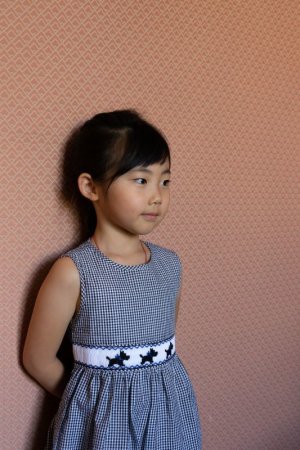 画像3: 【JiJiオリジナル】 テリア刺繍の スモッキングワンピース (サッカーブラックチェック) 2歳-8歳