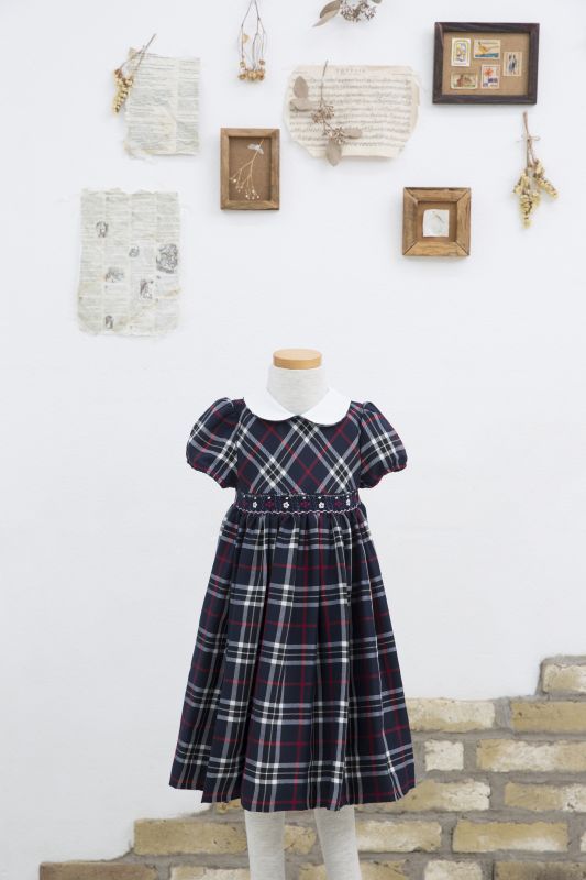 Isi イシィ 秋冬半袖スモッキングワンピース ネイビーチェック 4歳104cm Malvi Co マルヴィ Isi イシィ Jiji