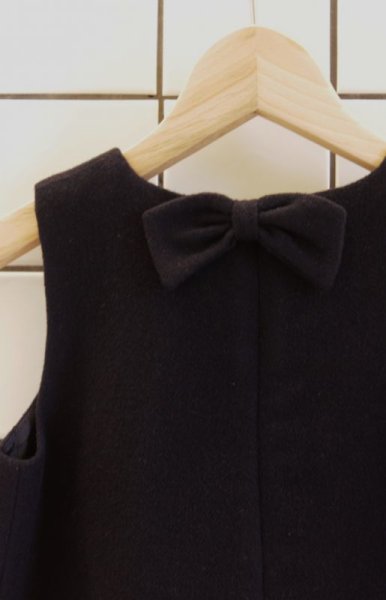 画像4: 【SALE!!30%オフ!!】Hucklebones(ハックルボーンズ) Scalloped Pinafore Dress ウール素材花びらジャンパースカート 2歳4歳6歳 (4)