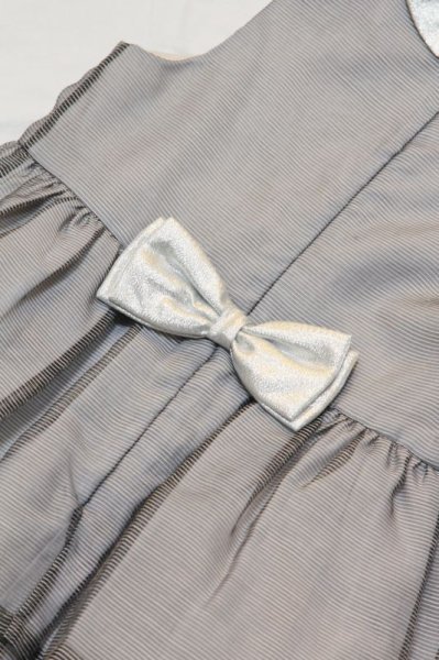 画像2: 【SALE!!30%オフ!!】Hucklebones(ハックルボーンズ) Pleated Bodice Dressシアーグレイストライプドレス 8歳10歳 (2)