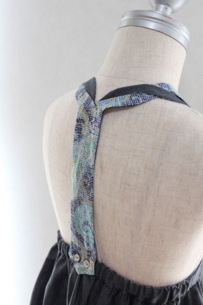 画像2: 【SALE!!30%OFF!!】 Je suis en CP!(ジュスィザンセーペー) TwistDressサスペンダー付きスカート(ダークグレー) 12か月4歳 (2)