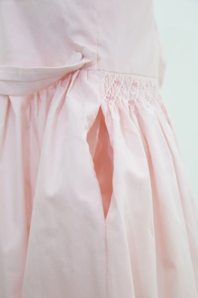 画像4: 【JiJiオリジナル】 半袖前開きスモッキングワンピース(ペールピンク) 2歳5歳8歳 (4)