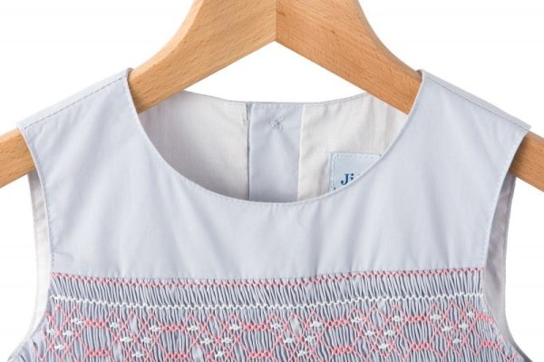 画像4: 【JiJiオリジナル】 スモッキングワンピース/ジャンパースカート(ペールグレー) 2歳〜6歳 (4)