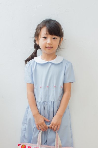 画像1: 【JiJiオリジナル】 バリオンフラワーの切替ワンピース(ペールブルー) 2歳〜8歳 (1)