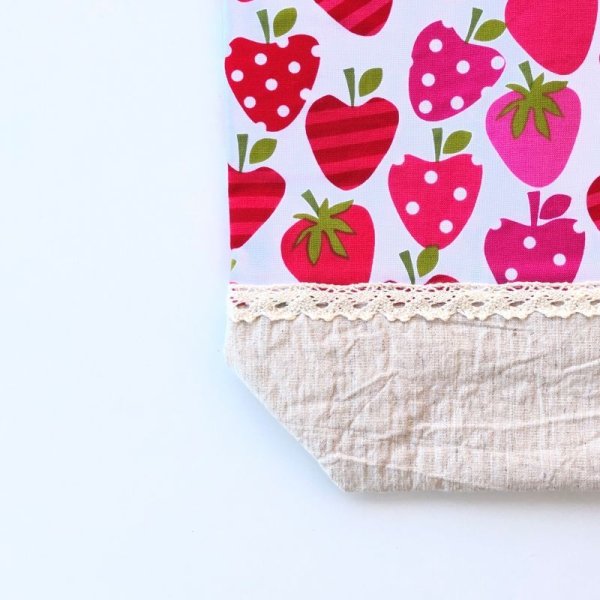 画像2: シューズバッグ(基本サイズ) イチゴプリント 靴入れ・上履き入れ (2)