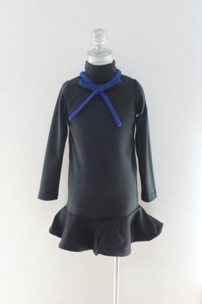 画像2: 【SALE!!30%OFF!!】 LIHO London(リホロンドン)  TANSYブルーリボン付きハイネックワンピース4歳100cm (2)