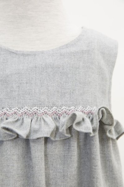 画像4: Isi(イシィ) 秋冬スモッキングジャンパースカート(グレー) 3歳4歳 (4)