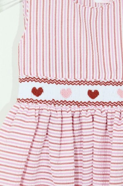 画像2: Malvi&Co.(マルヴィ) サッカー素材ハートスモッキングワンピース（ピンクストライプ） 2歳92ｃｍ (2)